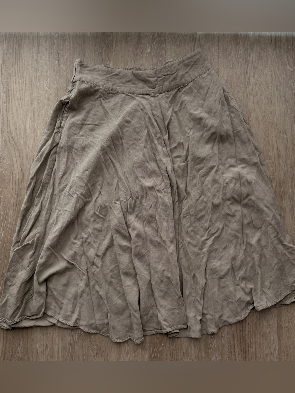 Vintage beige flowy midi skirt